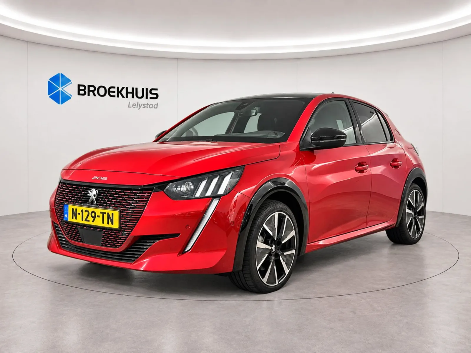 Peugeot e-208 (2022) — foto 1