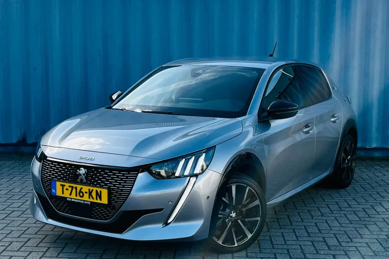 Peugeot e-208 (2023)