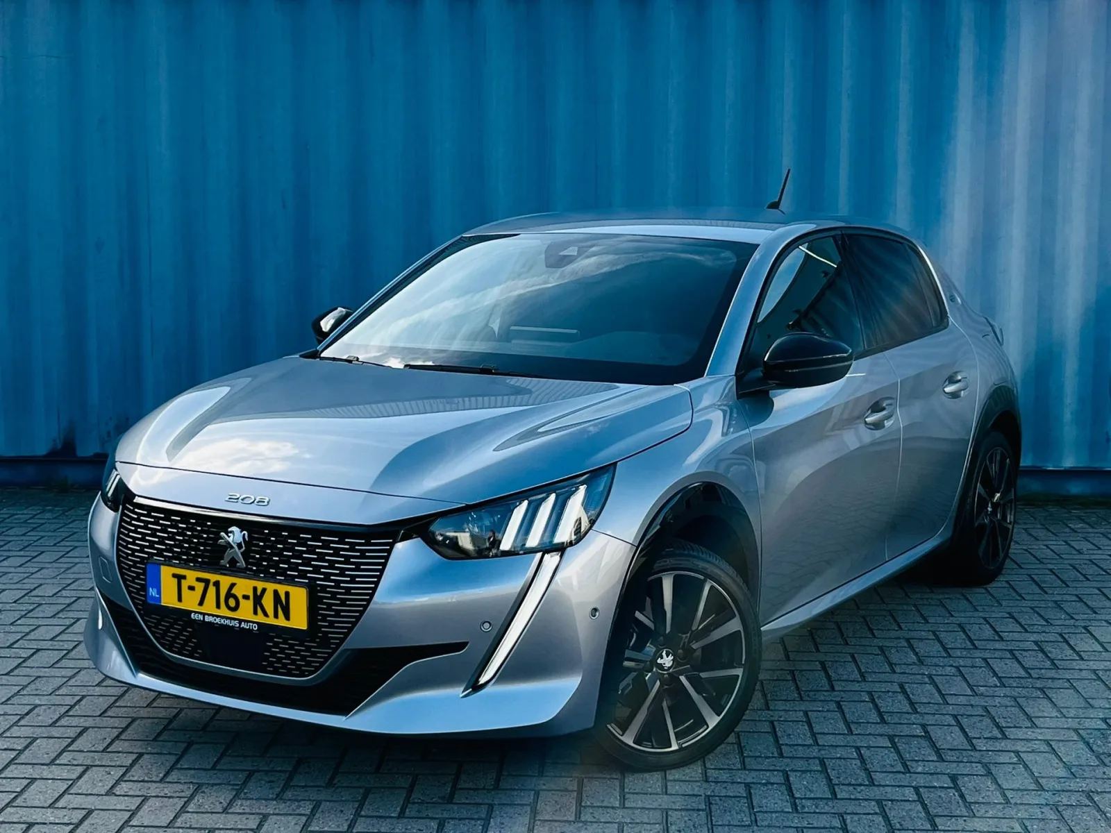 Peugeot e-208 (2023) — foto 1