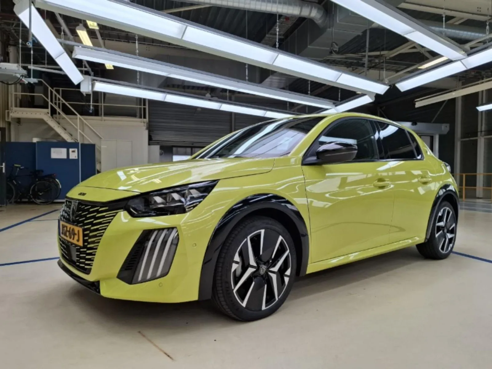 Peugeot 208 (2025) — foto 1