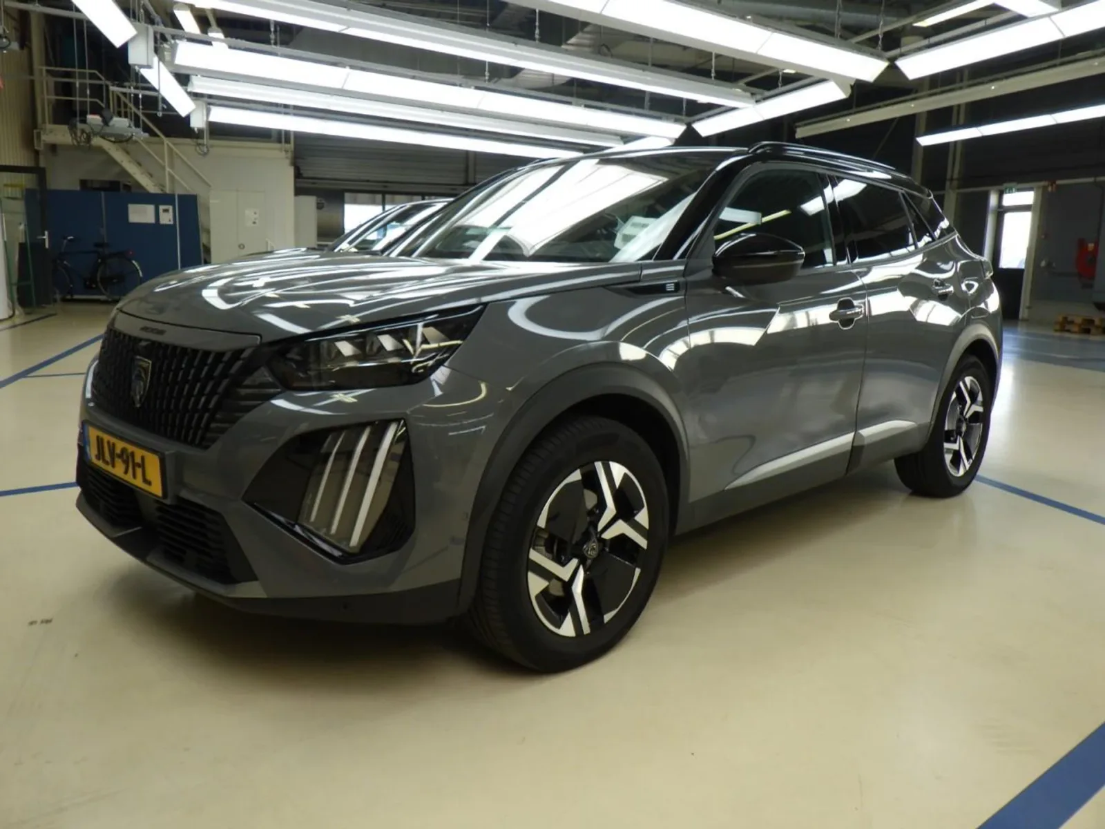 Peugeot e-2008 (2025) — foto 1