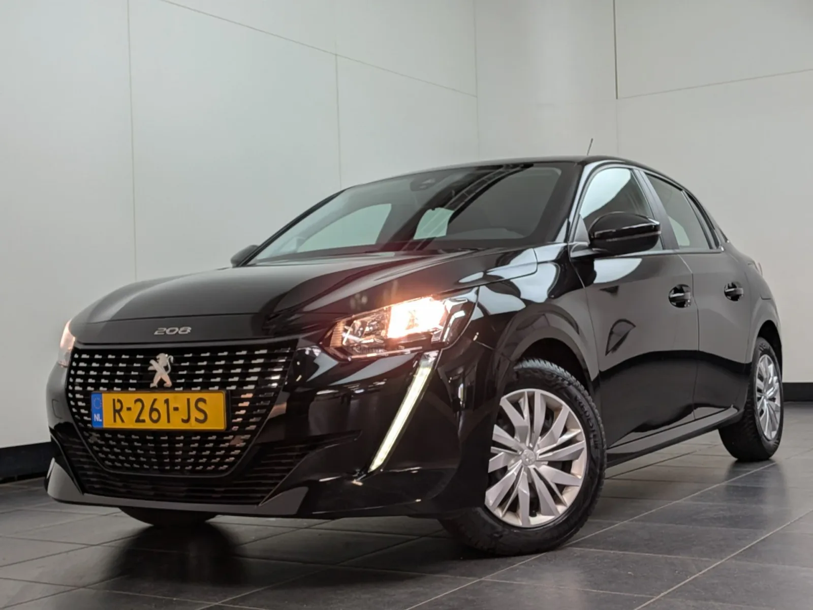 Peugeot 208 (2022) — foto 1