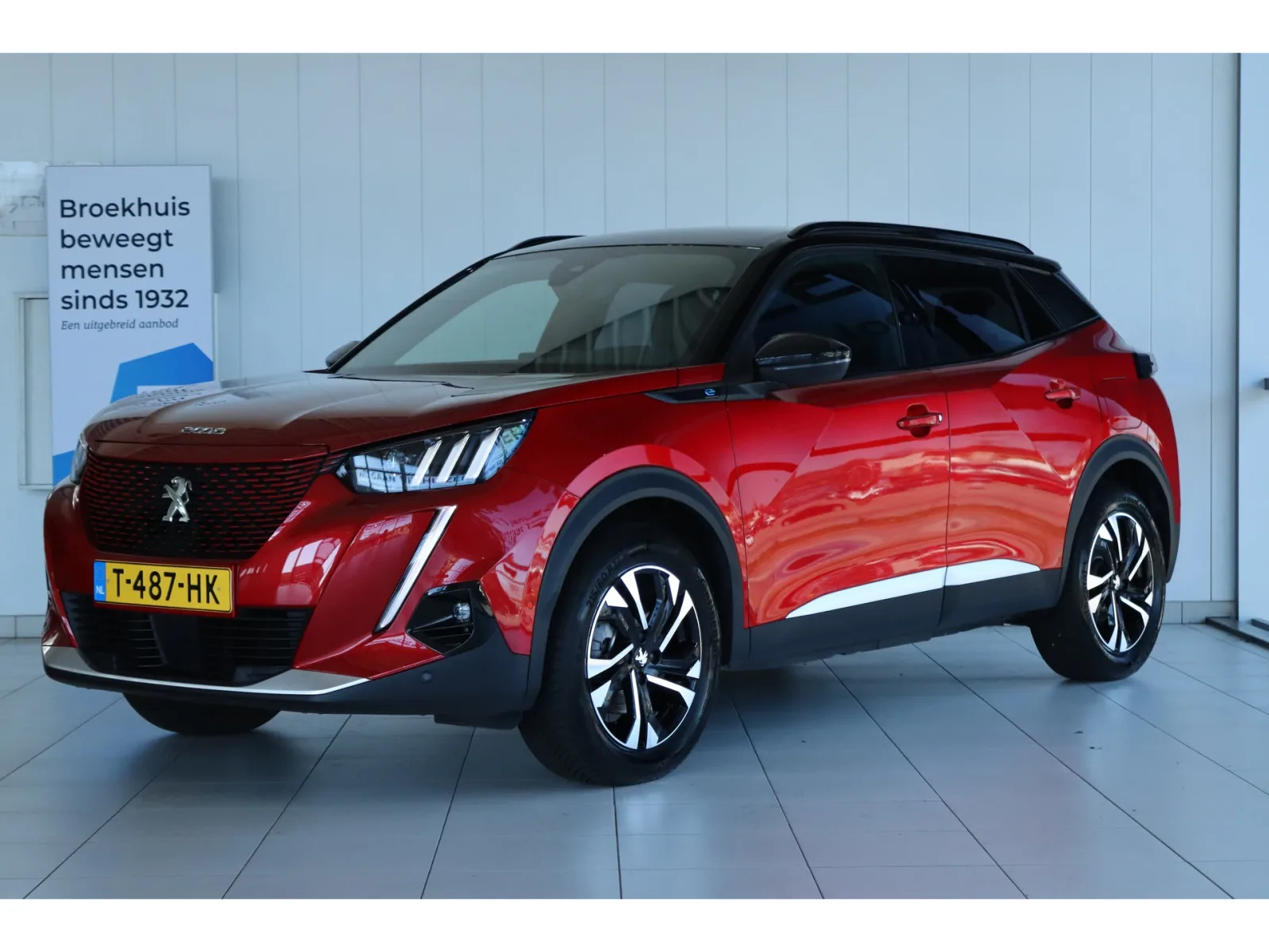 Peugeot e-2008 (2022) — foto 1