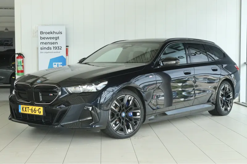 BMW i5 (2024)