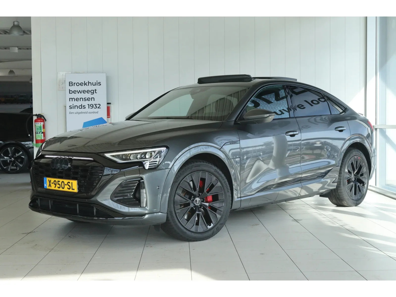Audi Q8 e-tron (2024) — foto 1