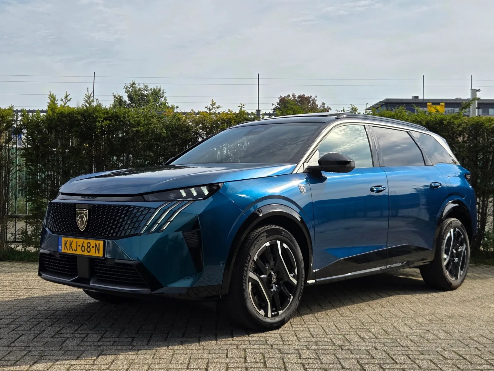 Peugeot E-5008 (2026) — foto 1