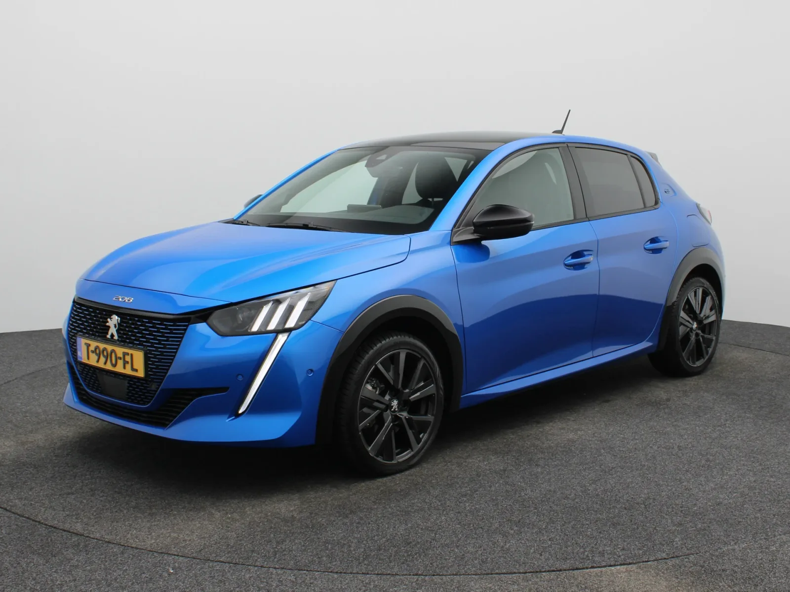 Peugeot e-208 (2023) — foto 1