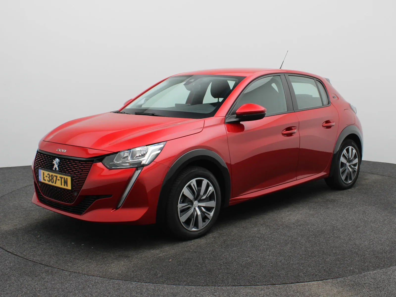Peugeot e-208 (2021) — foto 1