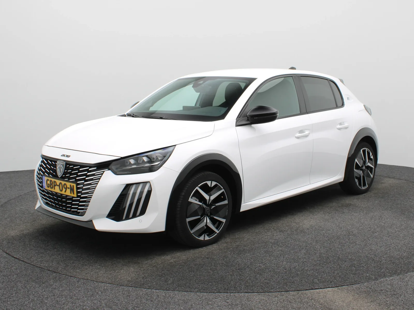 Peugeot e-208 (2024) — foto 1