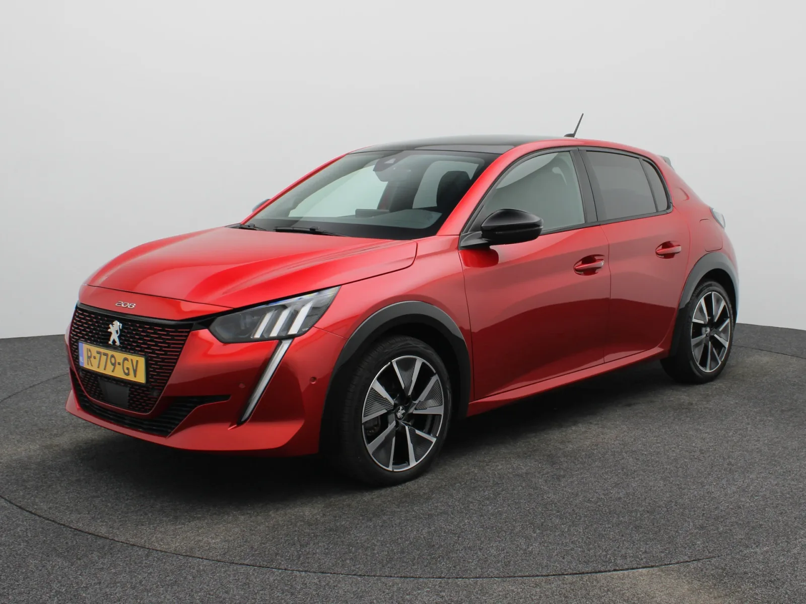 Peugeot e-208 (2022) — foto 1