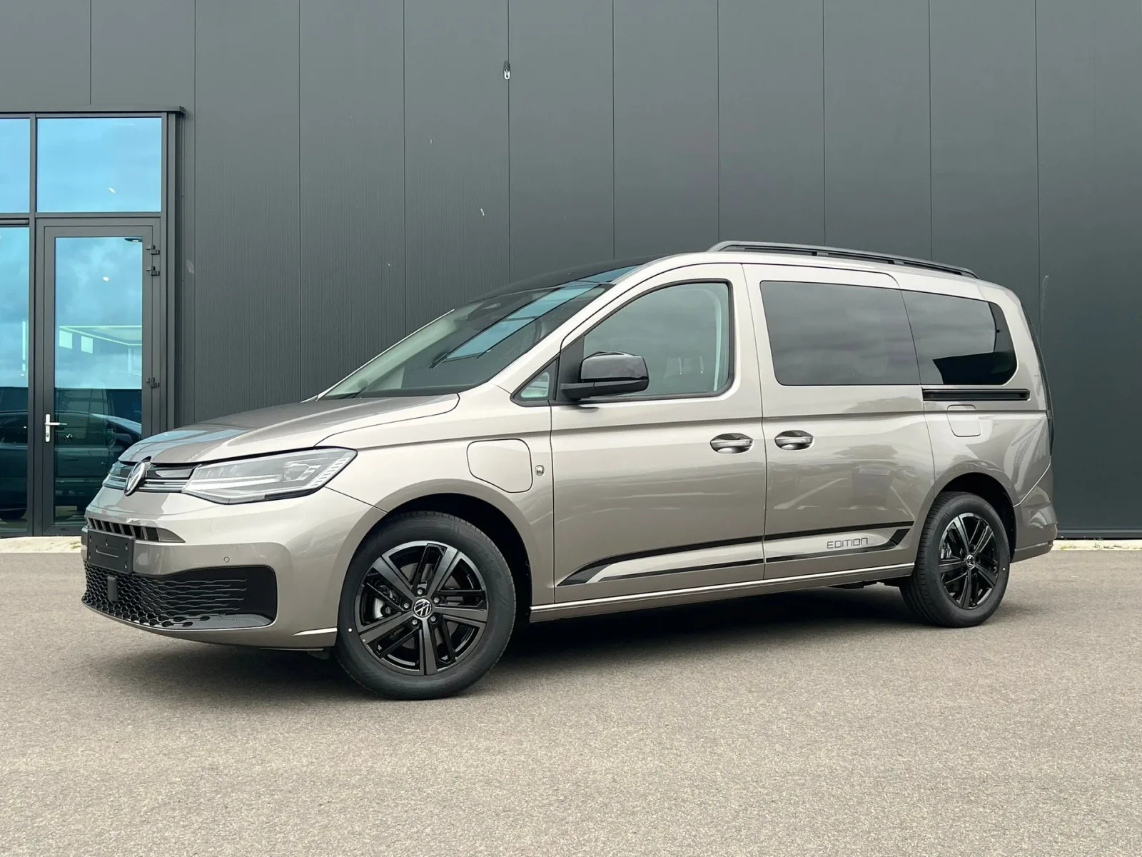 Volkswagen Caddy Maxi (2026) — foto 1