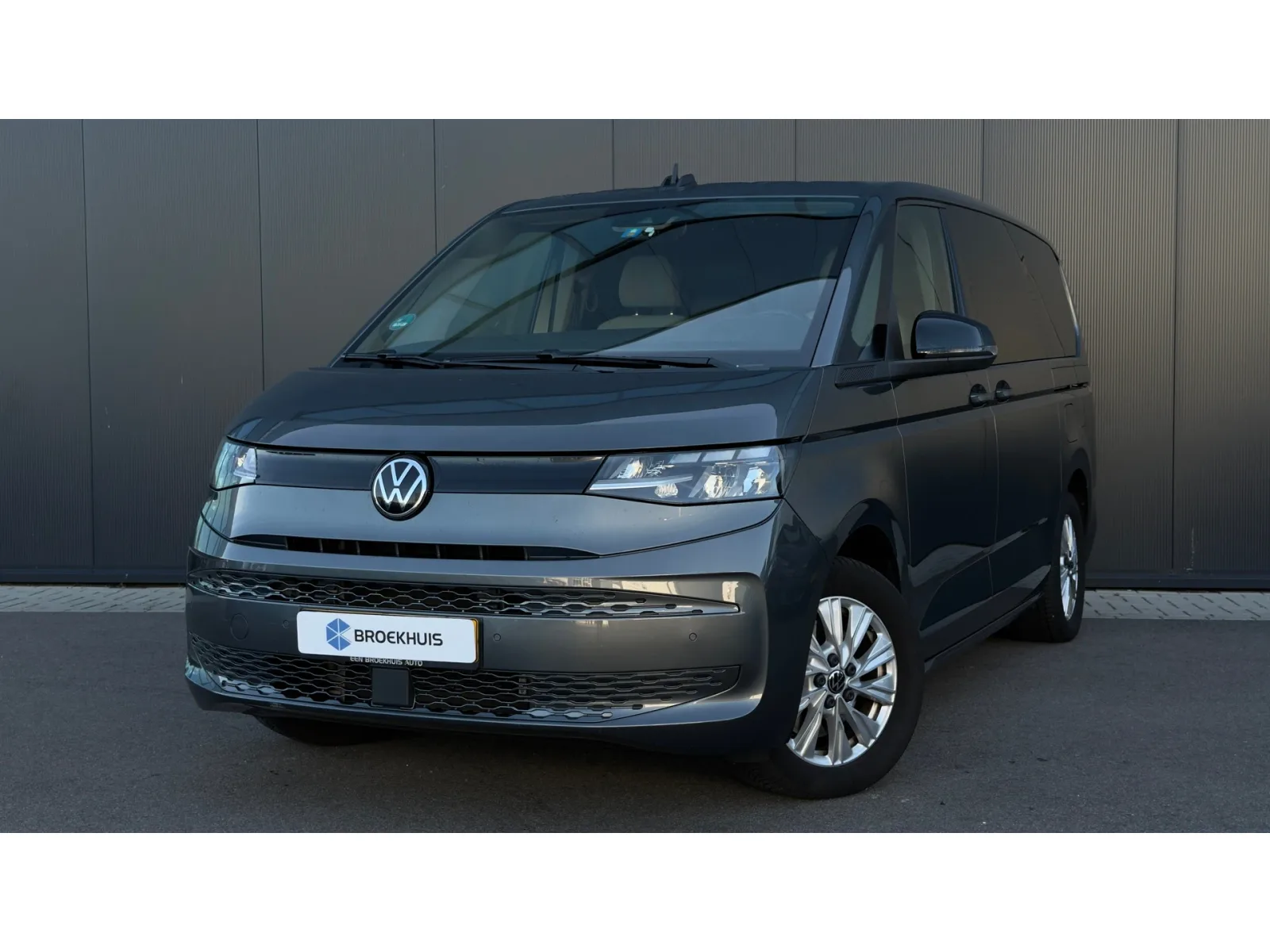 Volkswagen Multivan (2025) — foto 1