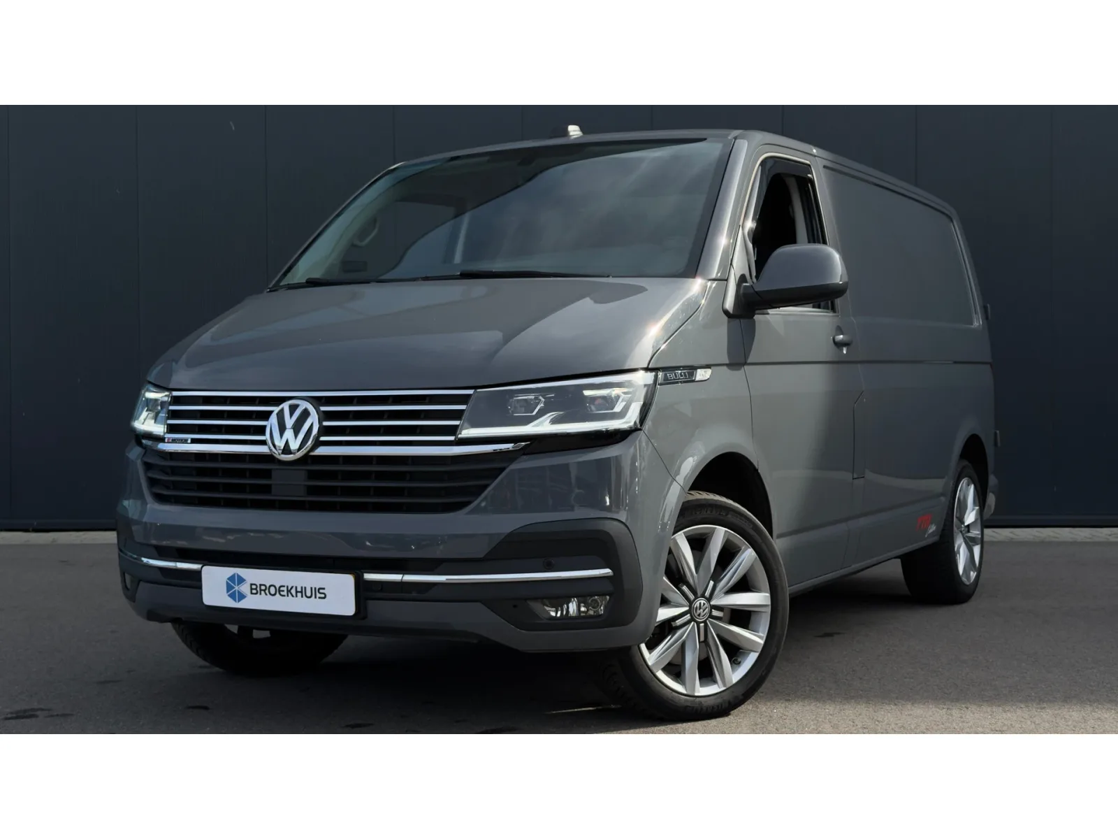 Volkswagen Transporter (2021) — foto 1