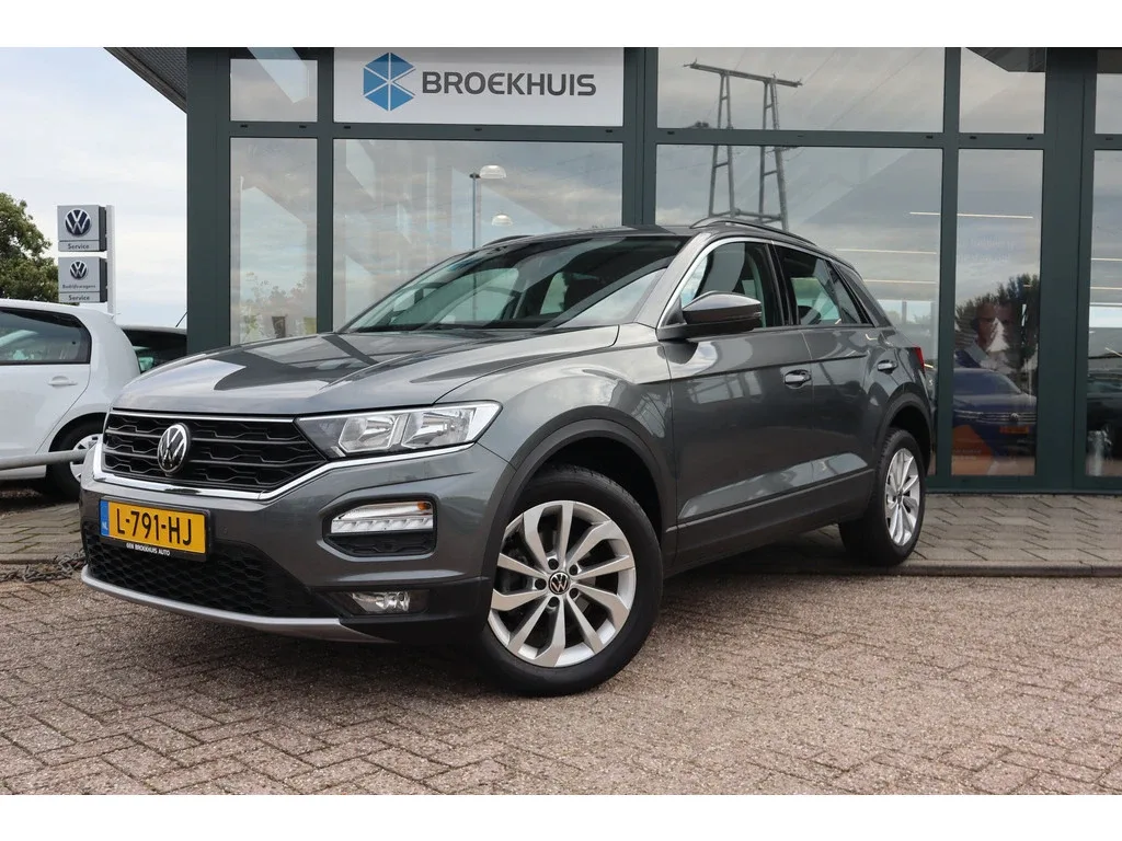 Volkswagen T-Roc (2021) — foto 1