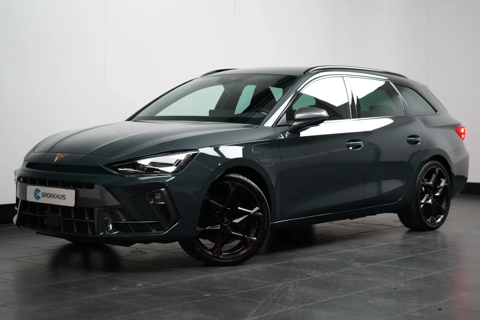 CUPRA Leon Sportstourer (2025) — foto 1