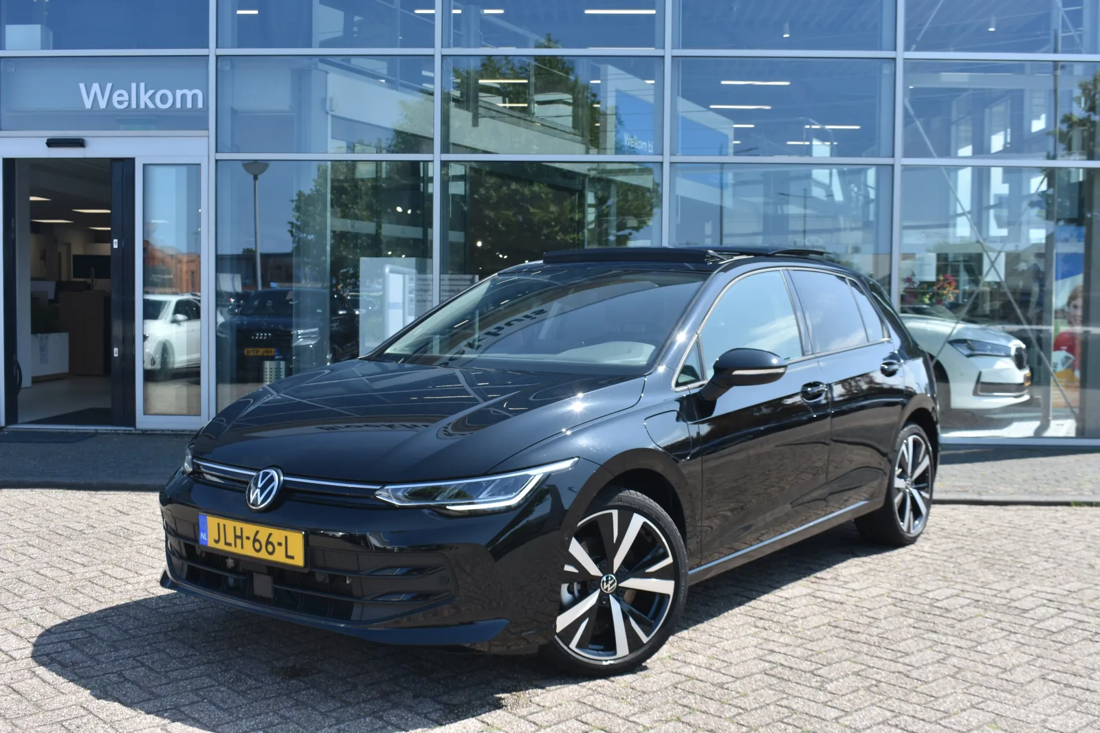 Volkswagen Golf (2025) — foto 1