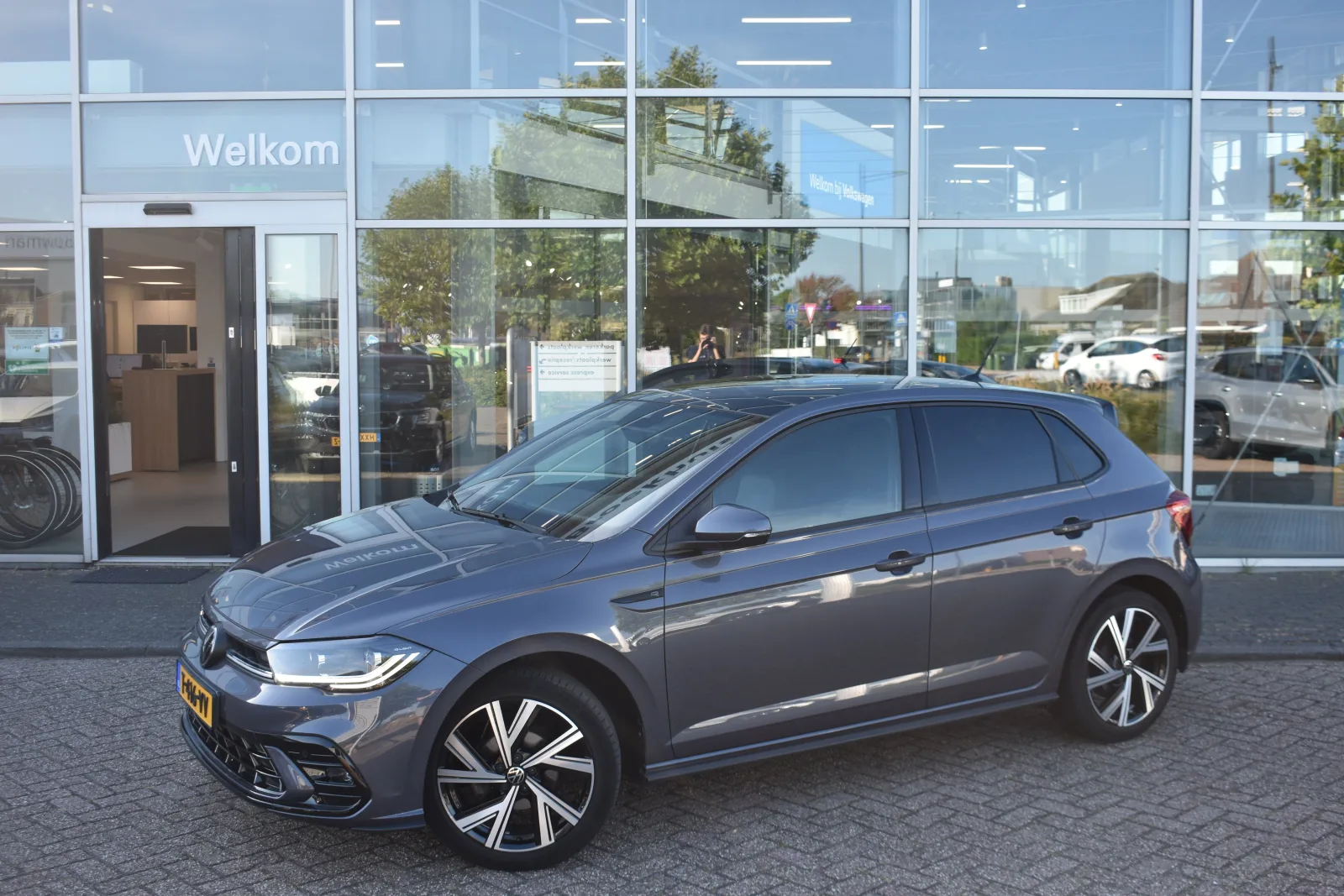 Volkswagen Polo (2023) — foto 1