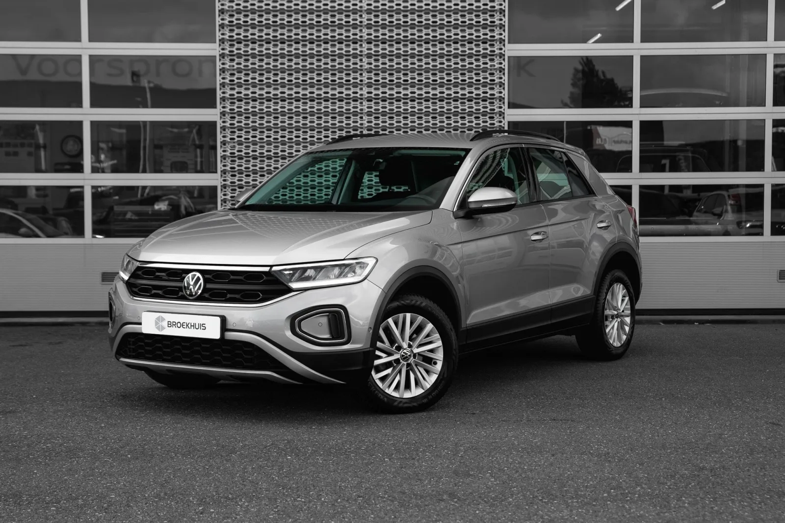 Volkswagen T-Roc (2023) — foto 1