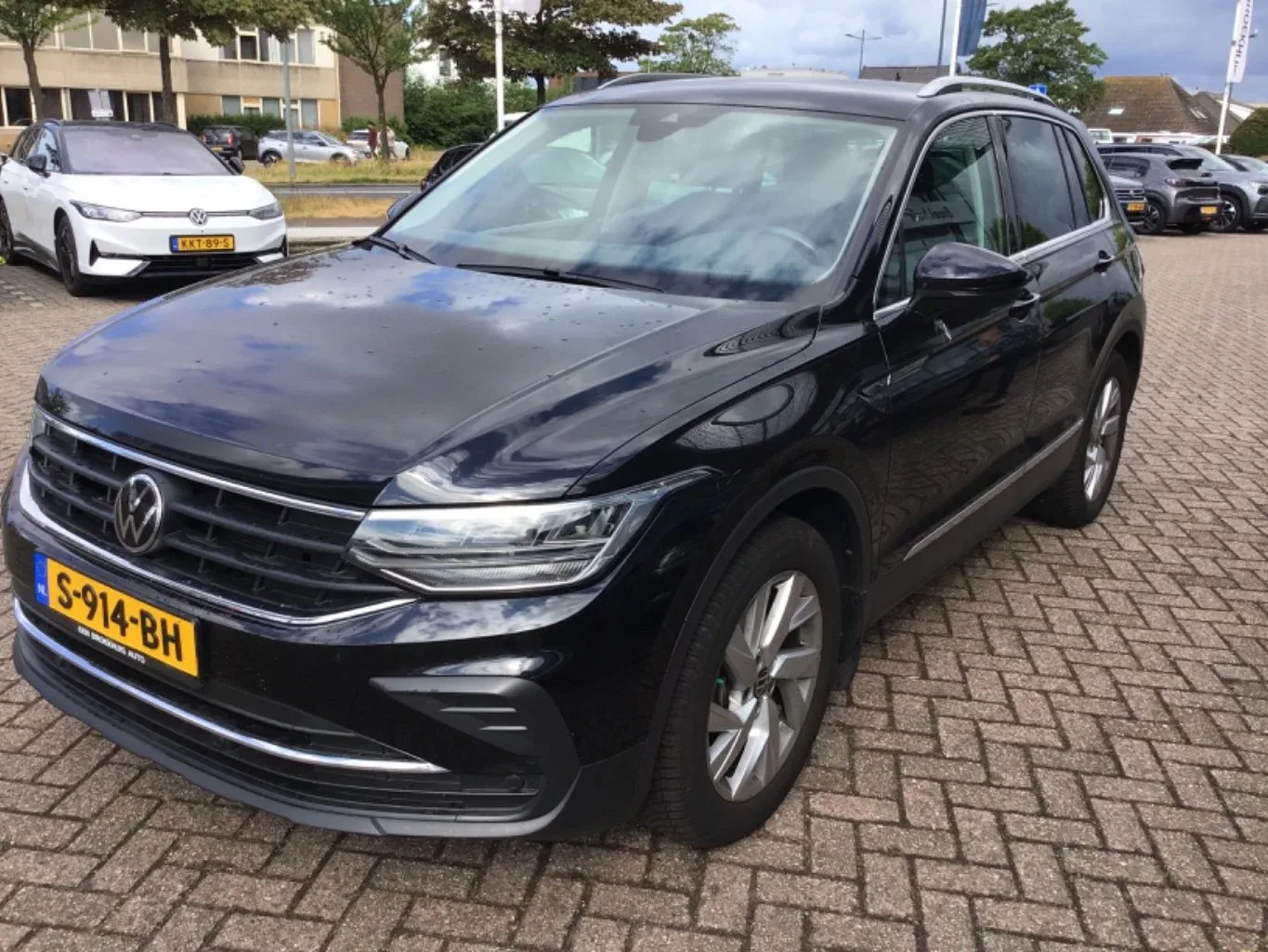 Volkswagen Tiguan (2022) — foto 1