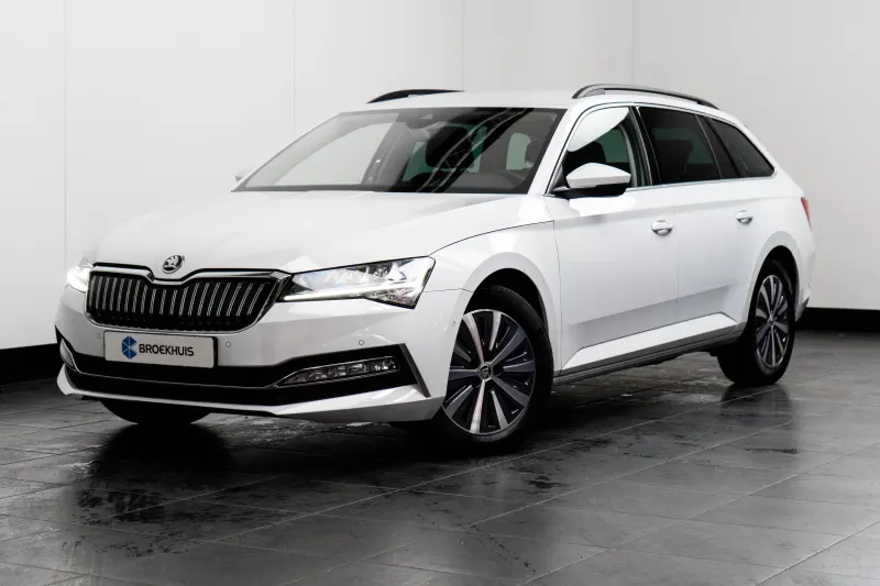 Škoda Superb (2023)