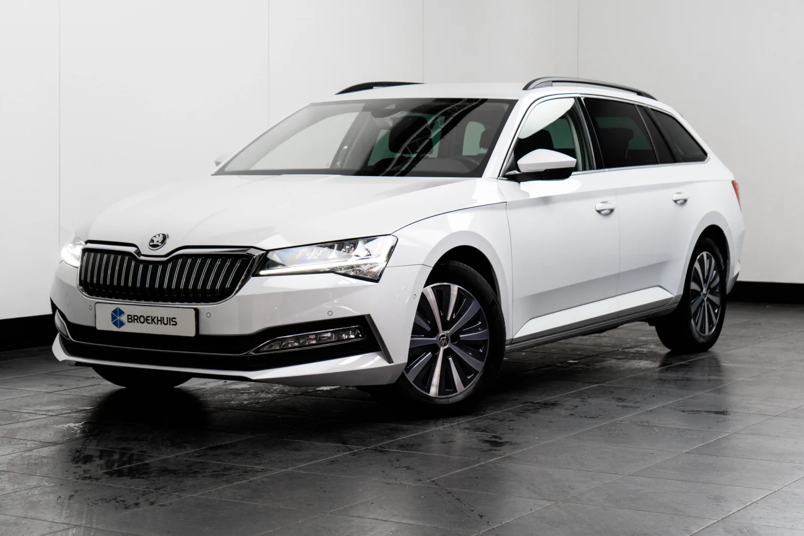 Škoda Superb (2023) — foto 1