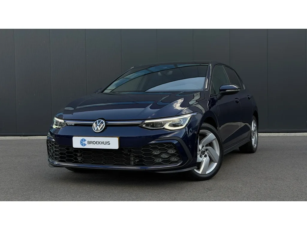 Volkswagen Golf (2022) — foto 1
