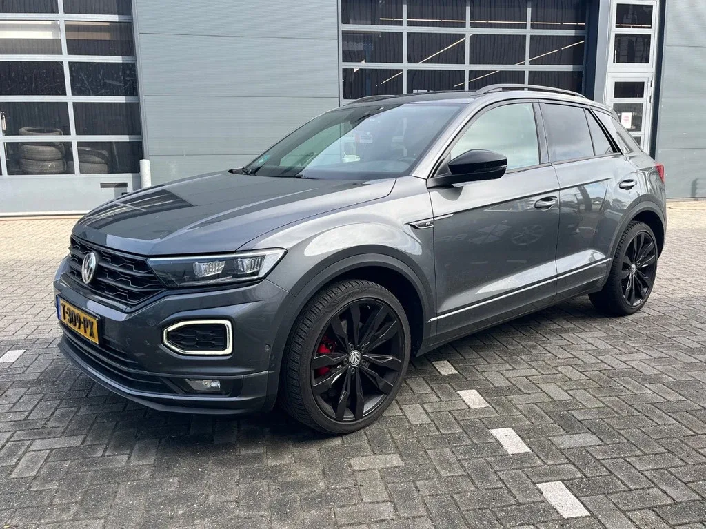 Volkswagen T-Roc (2019) — foto 1