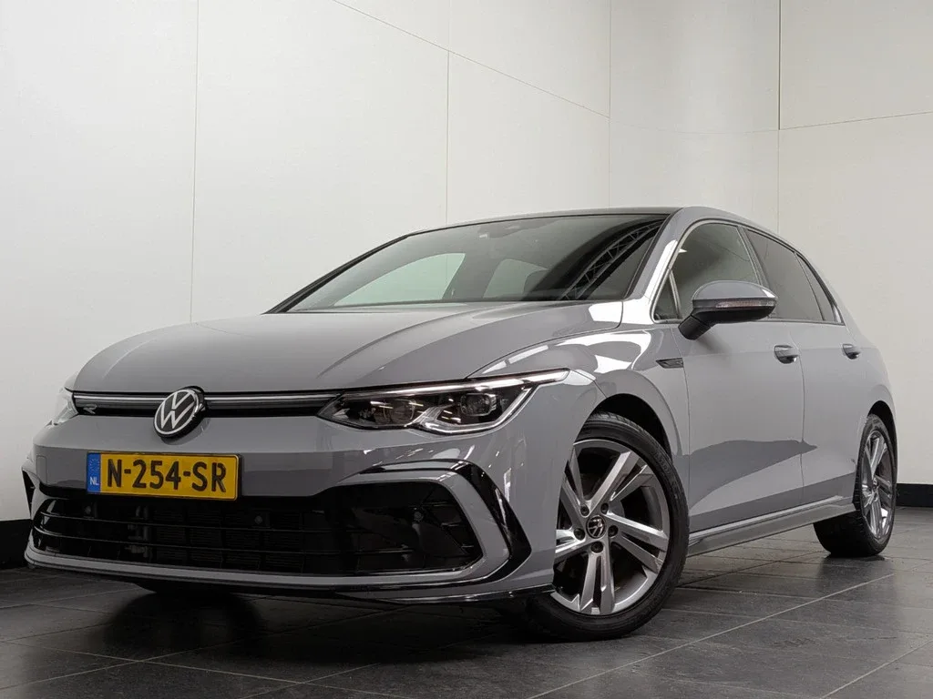 Volkswagen Golf (2021) — foto 1