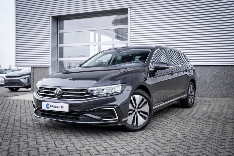 Volkswagen Passat (2023)