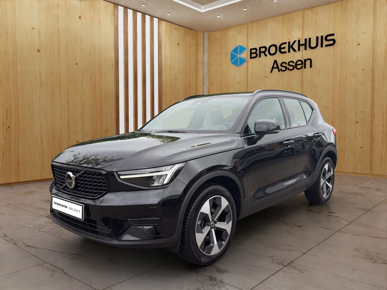 Volvo XC40 (2025) — foto 1
