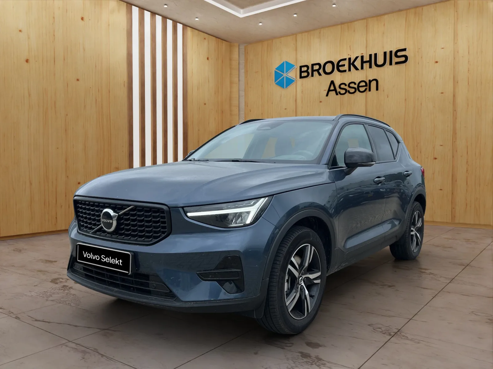 Volvo XC40 (2026) — foto 1