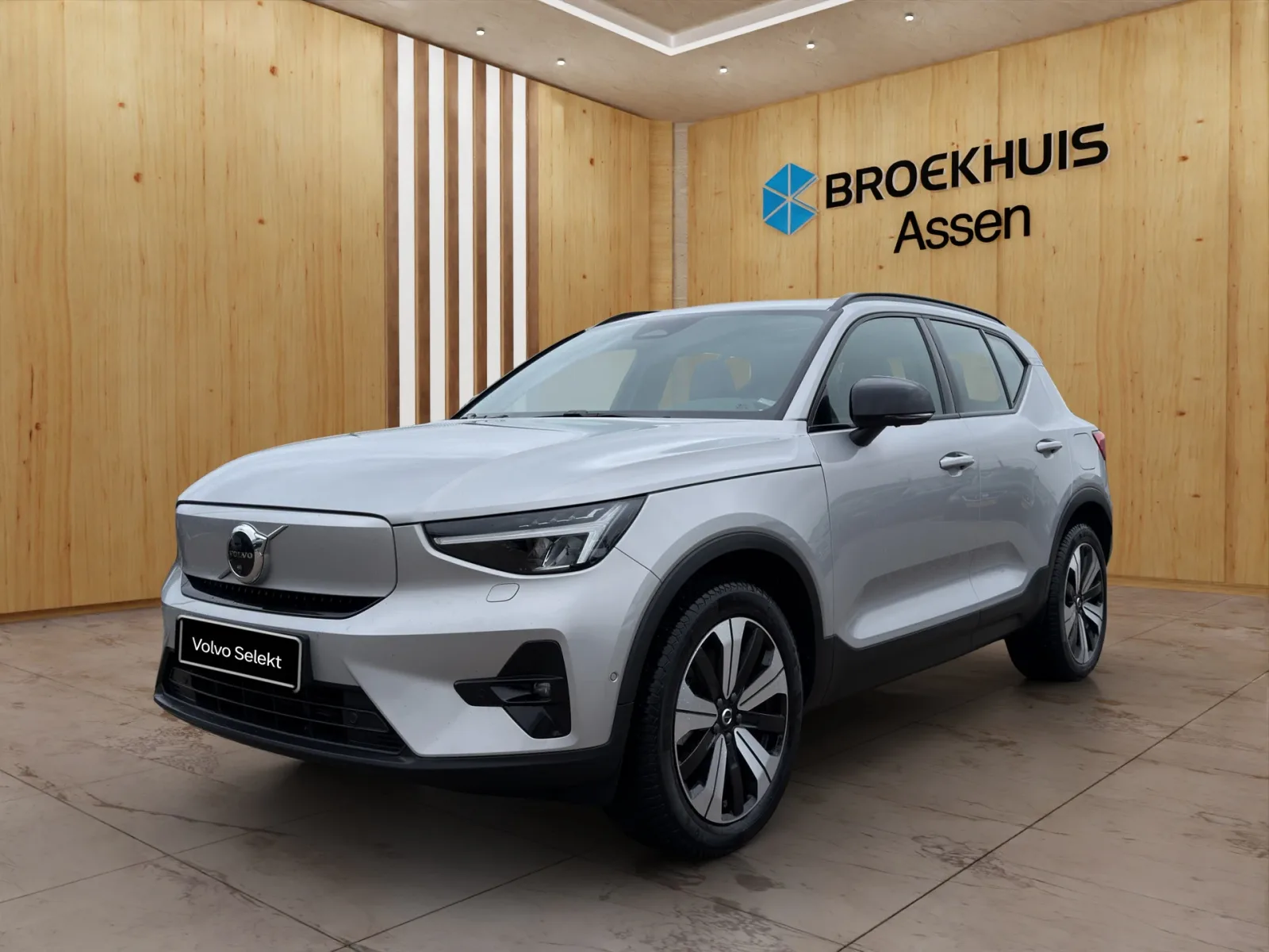 Volvo XC40 (2023) — foto 1