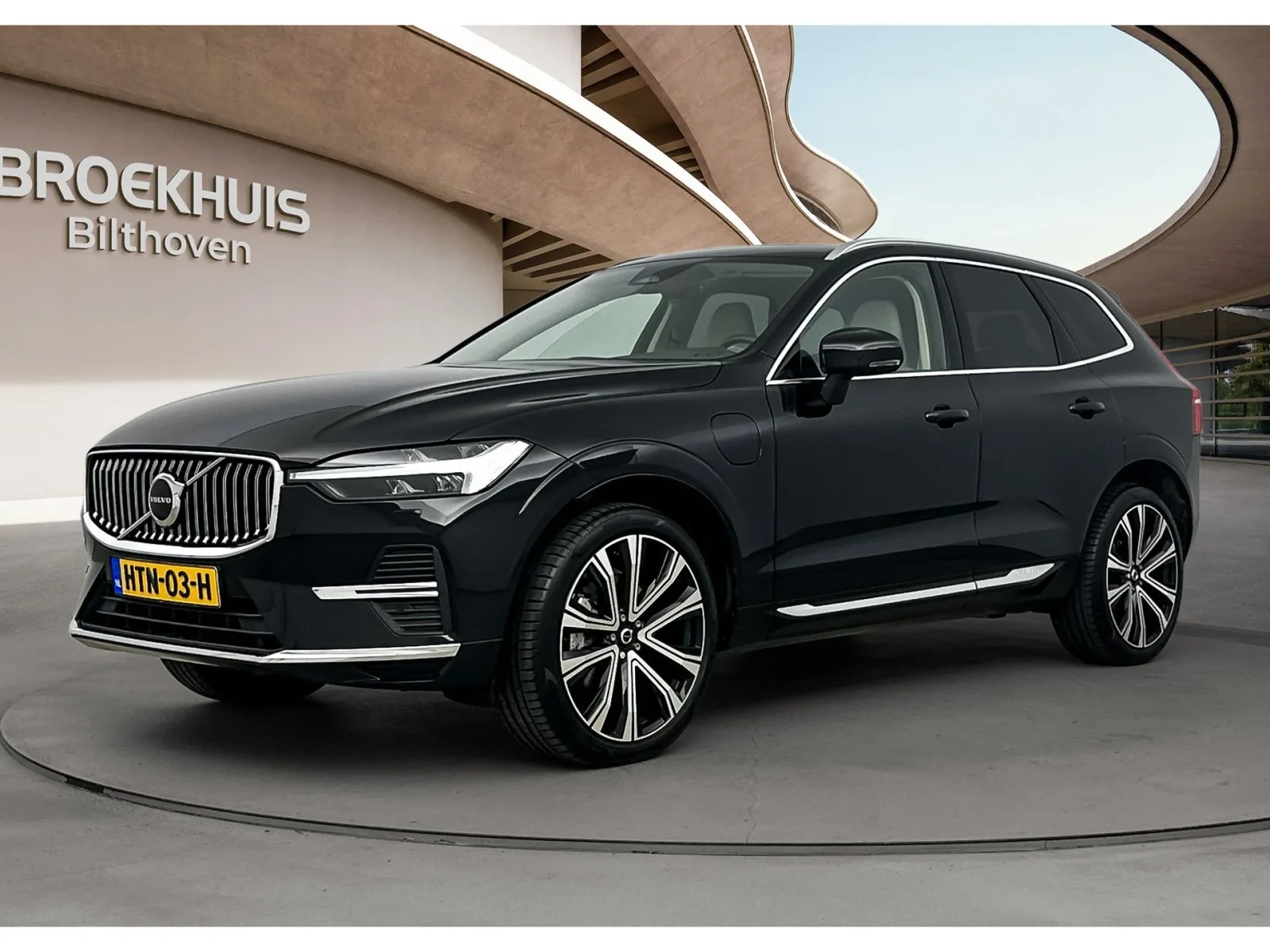 Volvo XC60 (2024) — foto 1