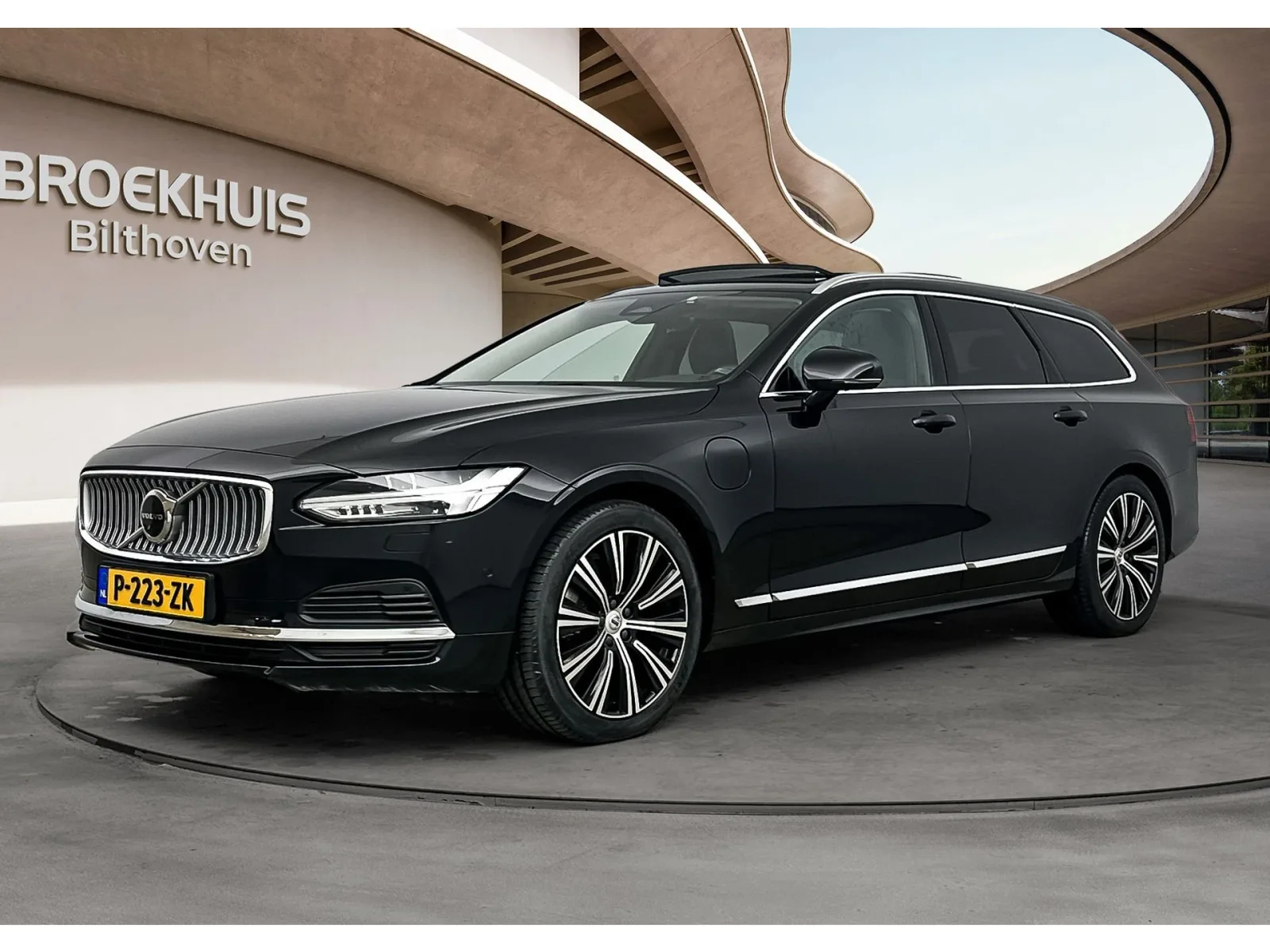 Volvo V90 (2022) — foto 1
