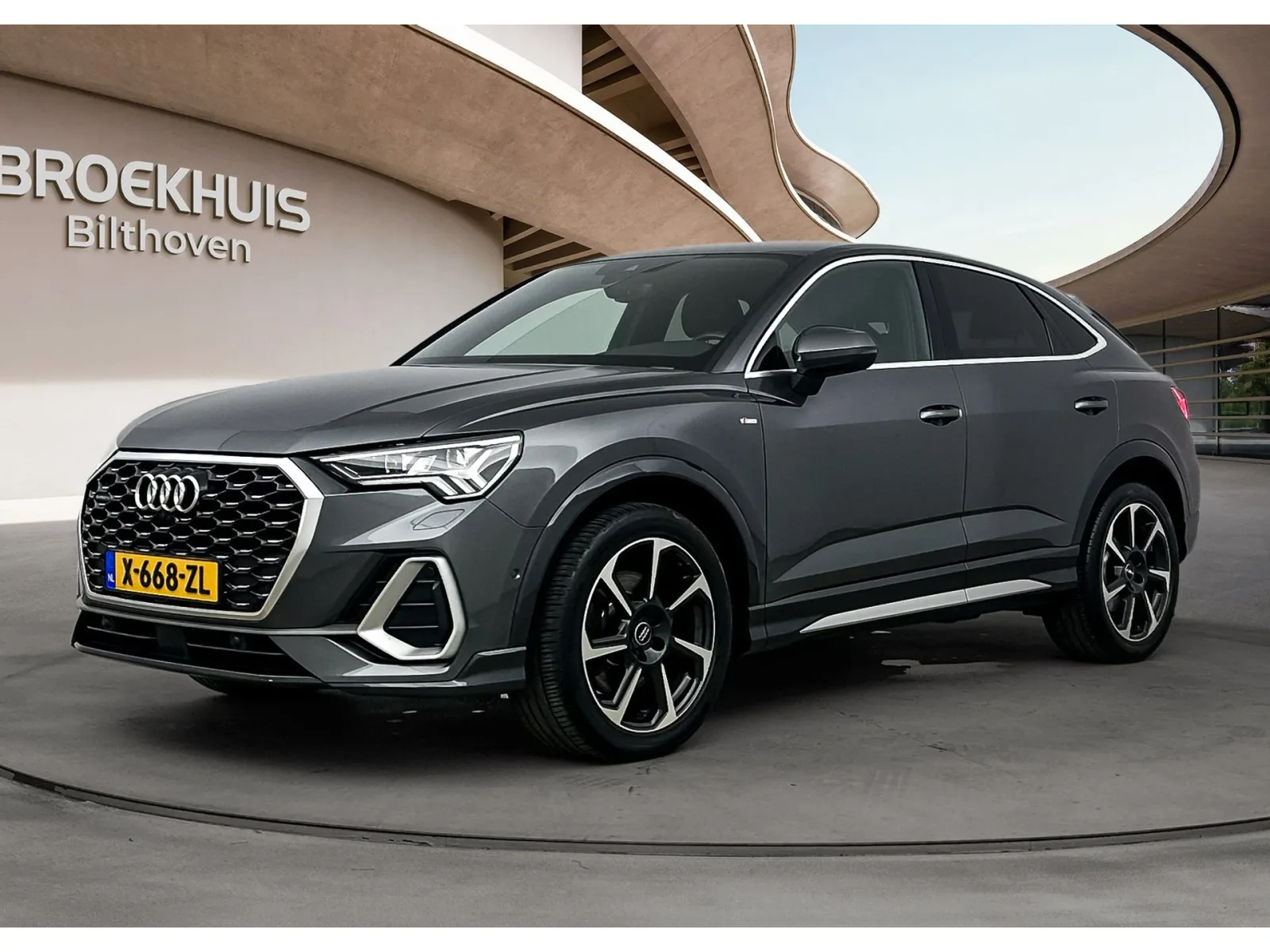 Audi Q3 Sportback (2019) — foto 1