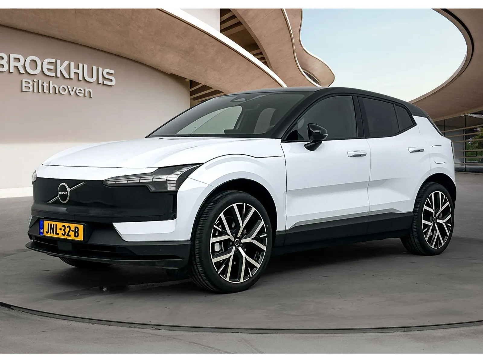 Volvo EX30 (2025) — foto 1