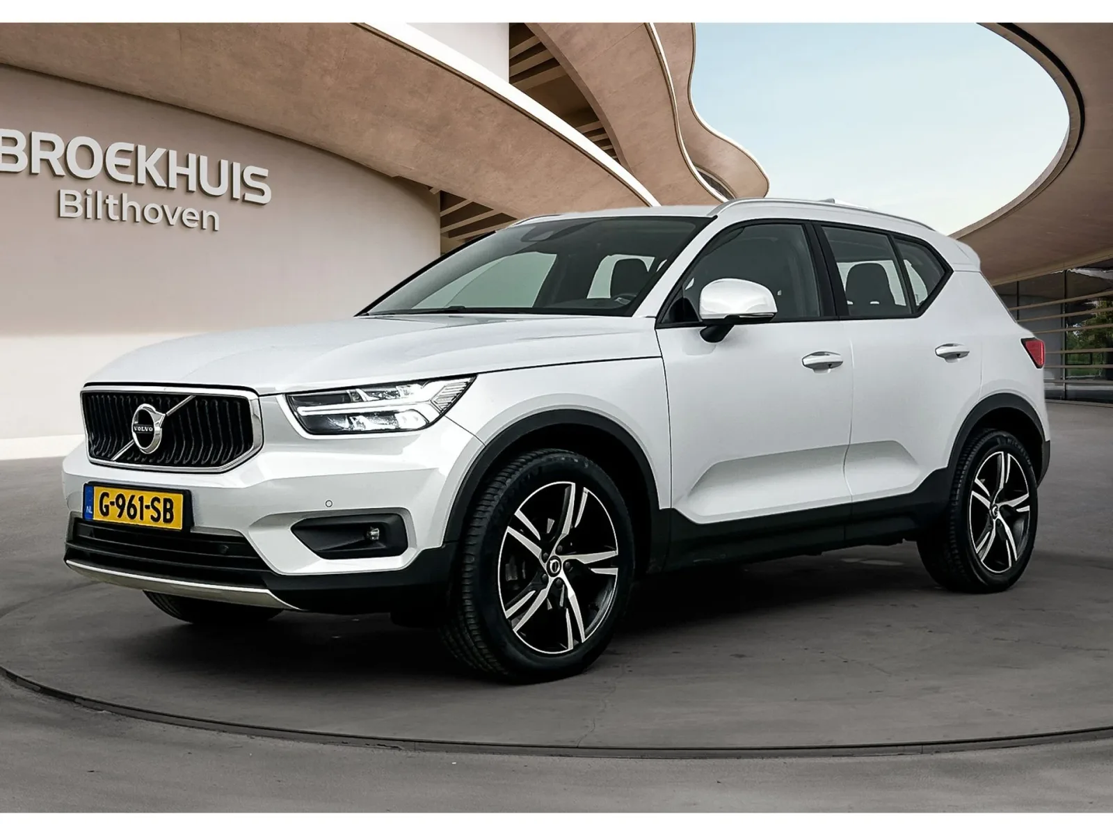 Volvo XC40 (2019) — foto 1