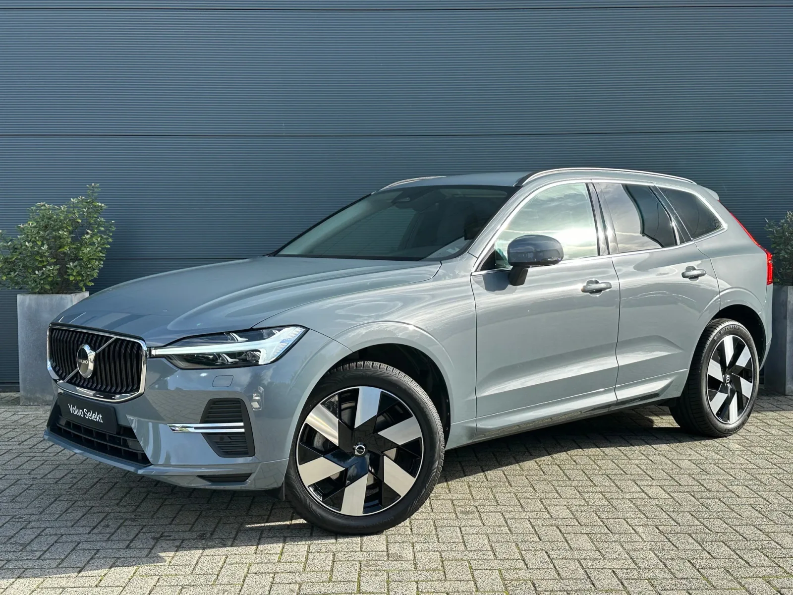Volvo XC60 (2022) — foto 1