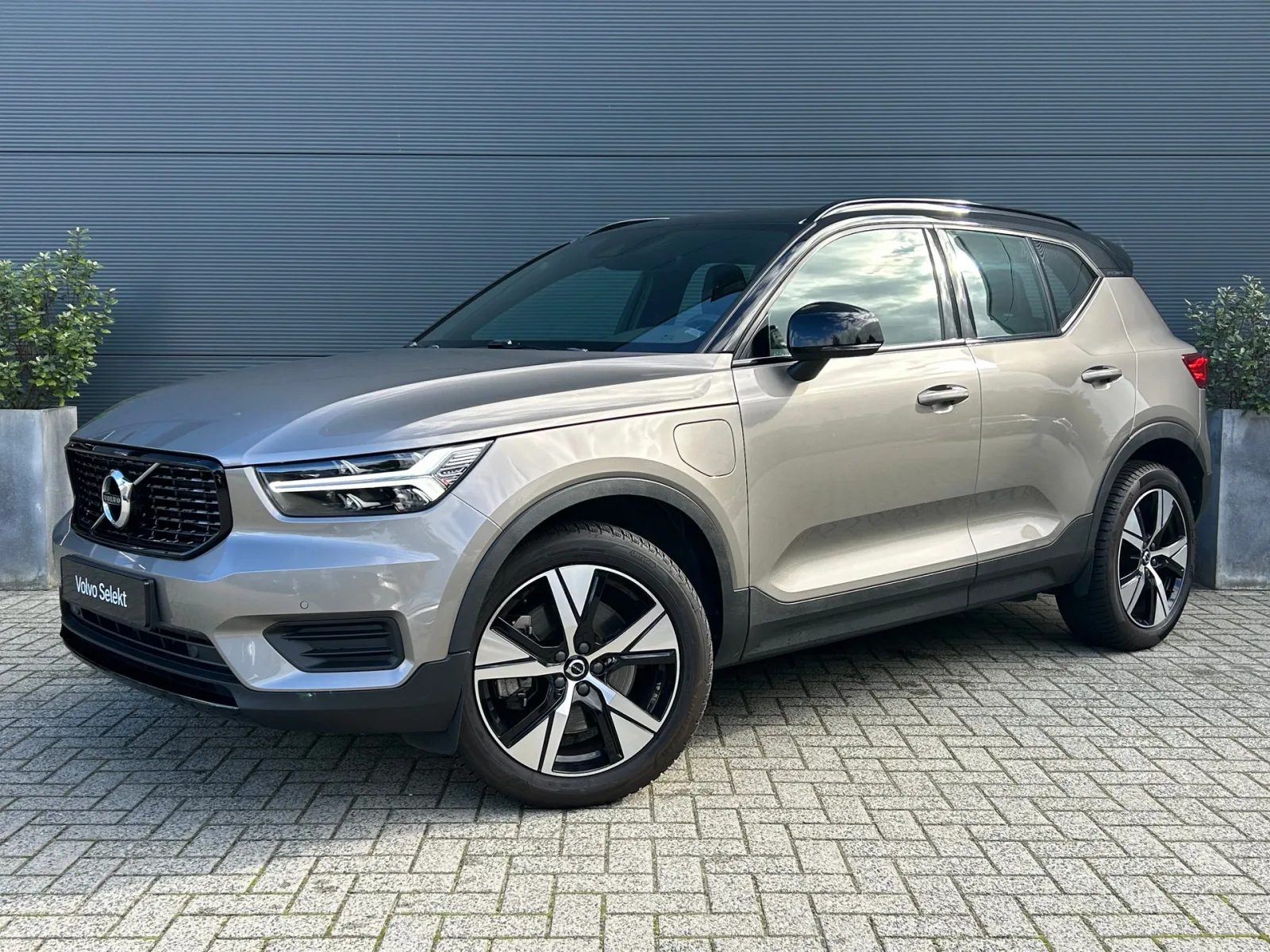 Volvo XC40 (2021) — foto 1