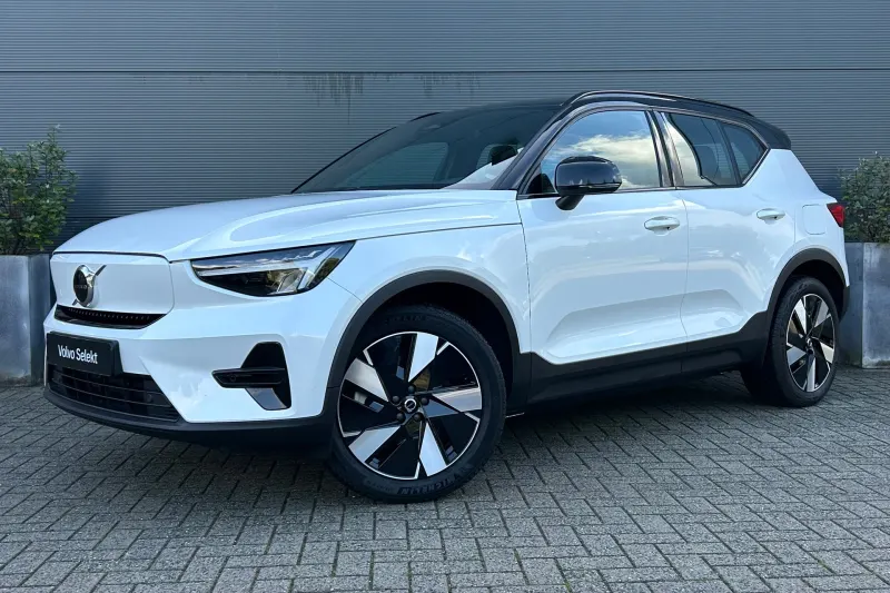 Volvo XC40 (2023)