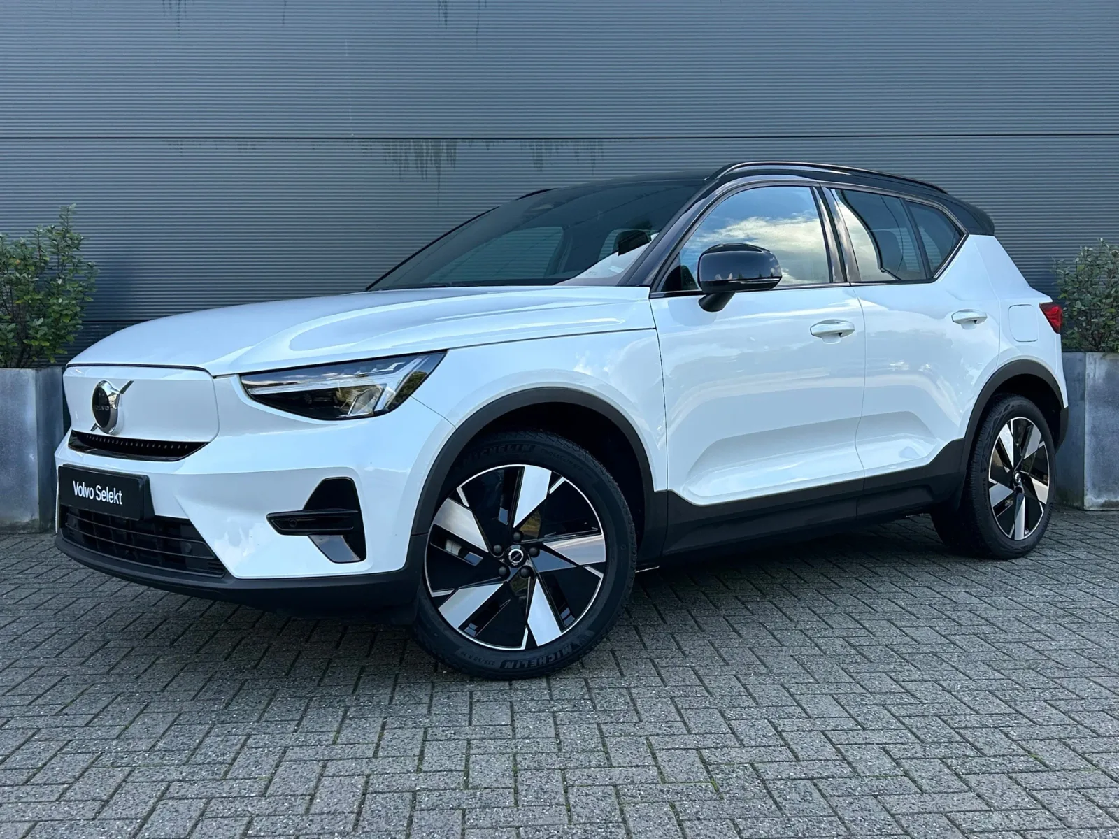 Volvo XC40 (2023) — foto 1