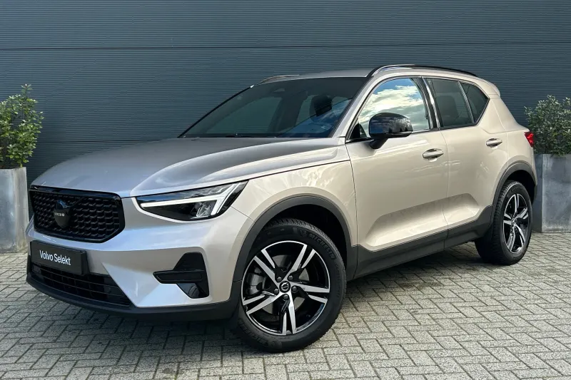 Volvo XC40 (2024)
