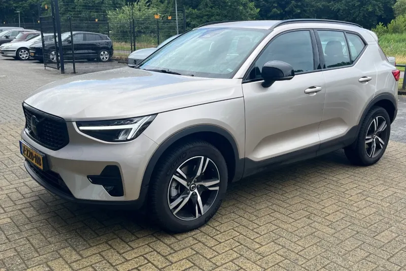 Volvo XC40 (2024)