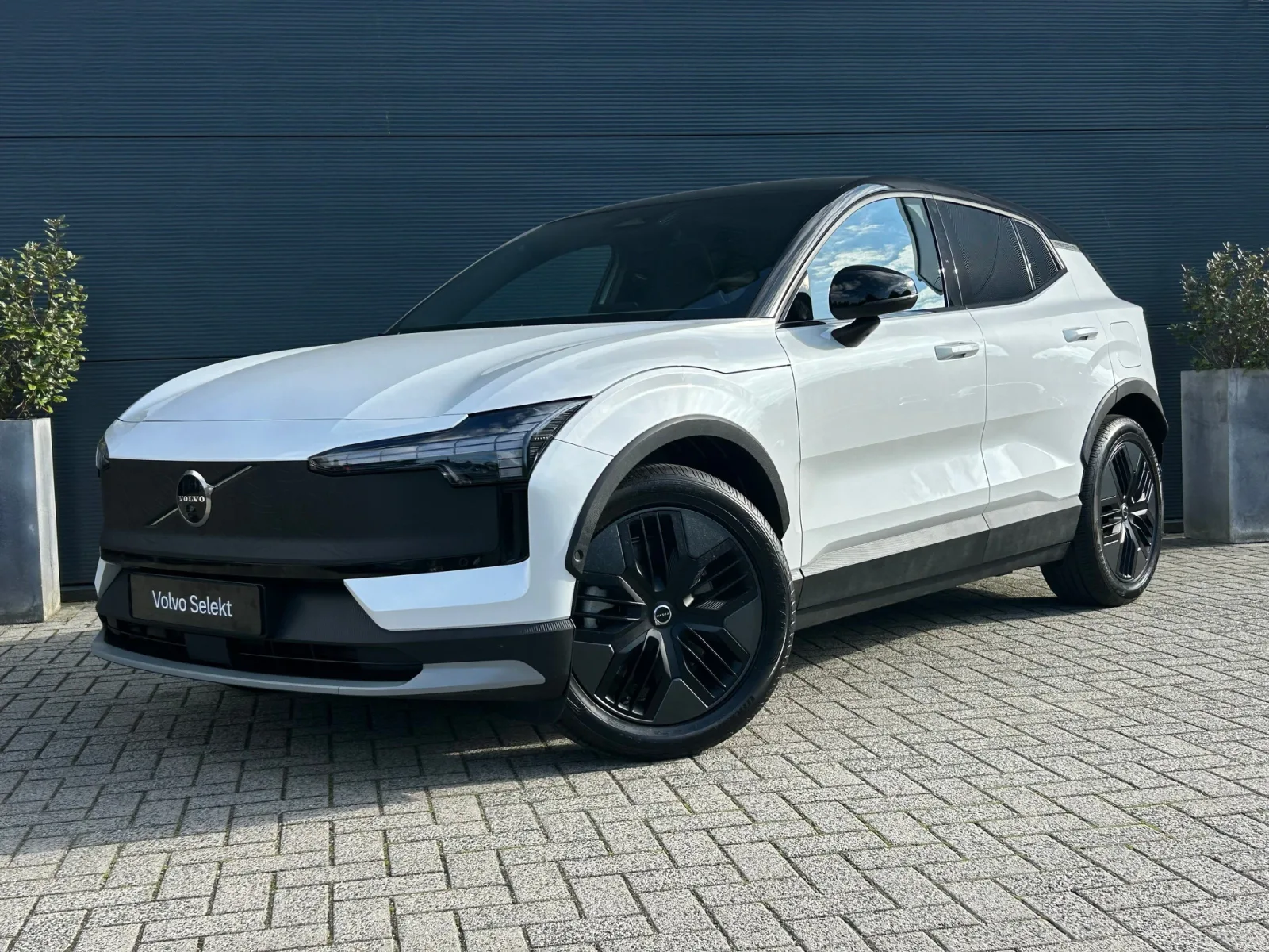 Volvo EX30 Cross Country (2025) — foto 1