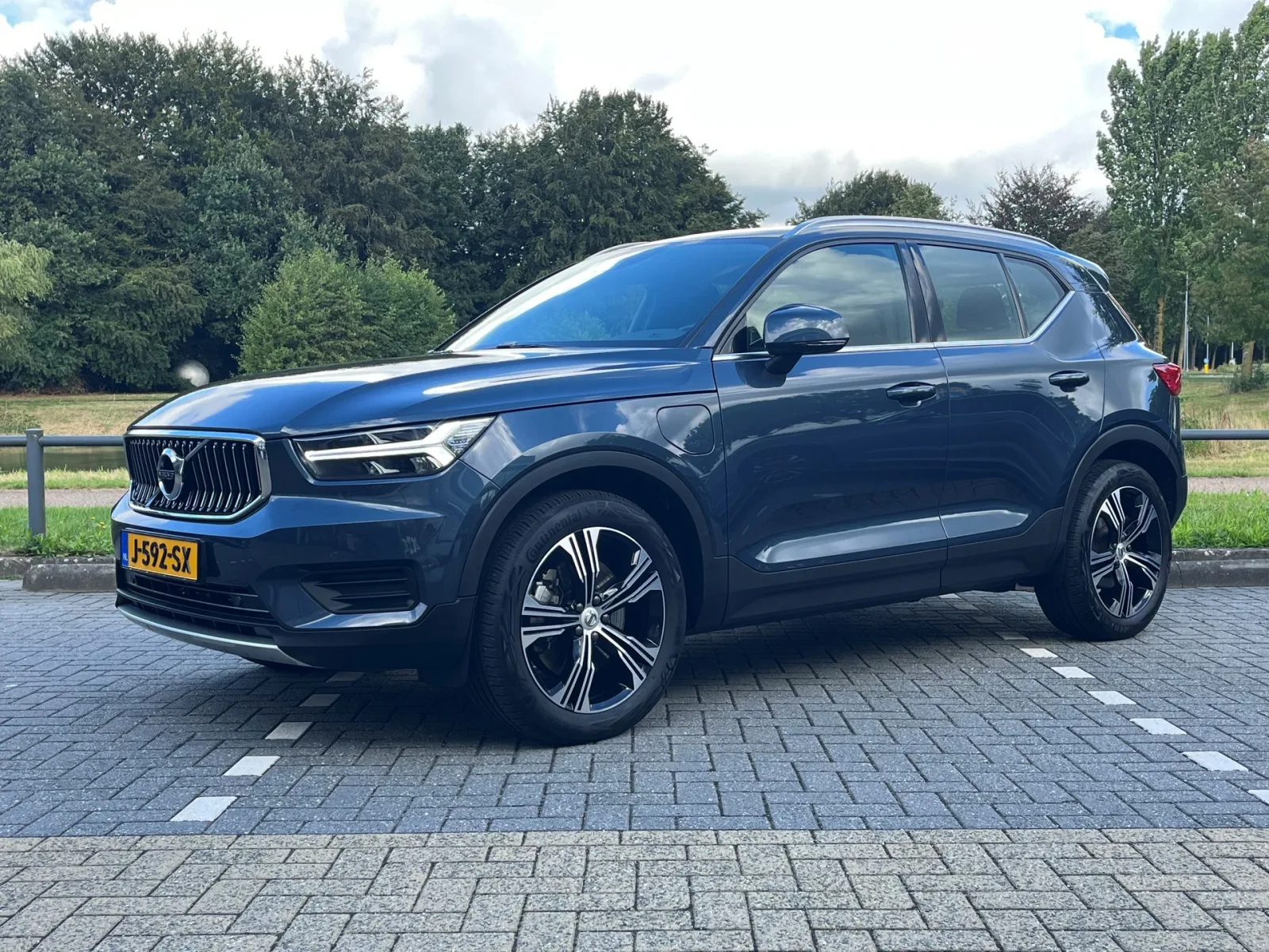 Volvo XC40 (2020) — foto 1