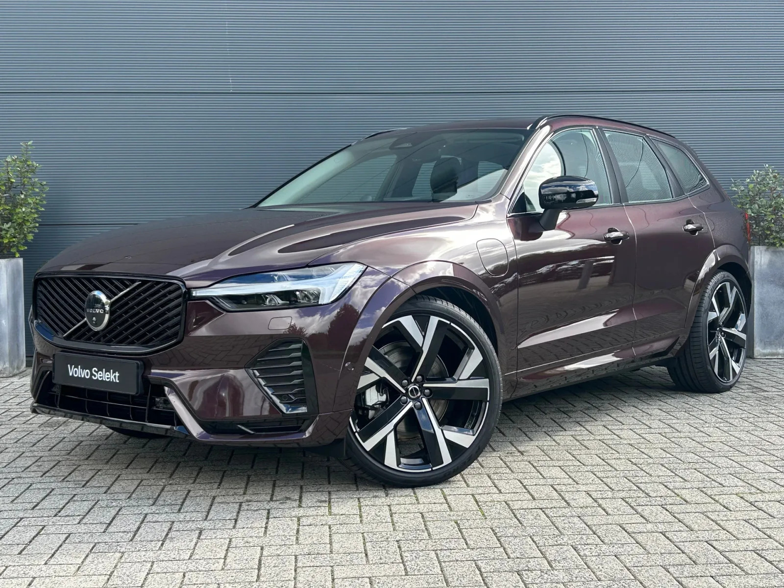 Volvo XC60 (2025) — foto 1