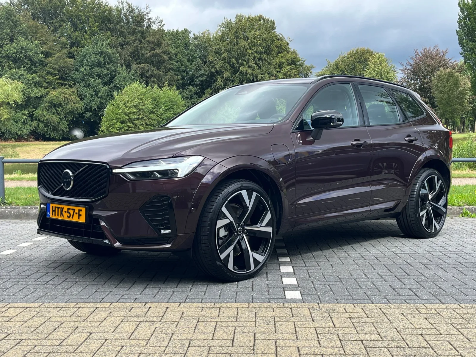 Volvo XC60 (2025) — foto 1
