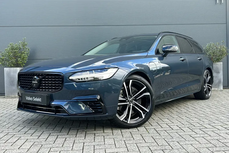 Volvo V90 (2025)