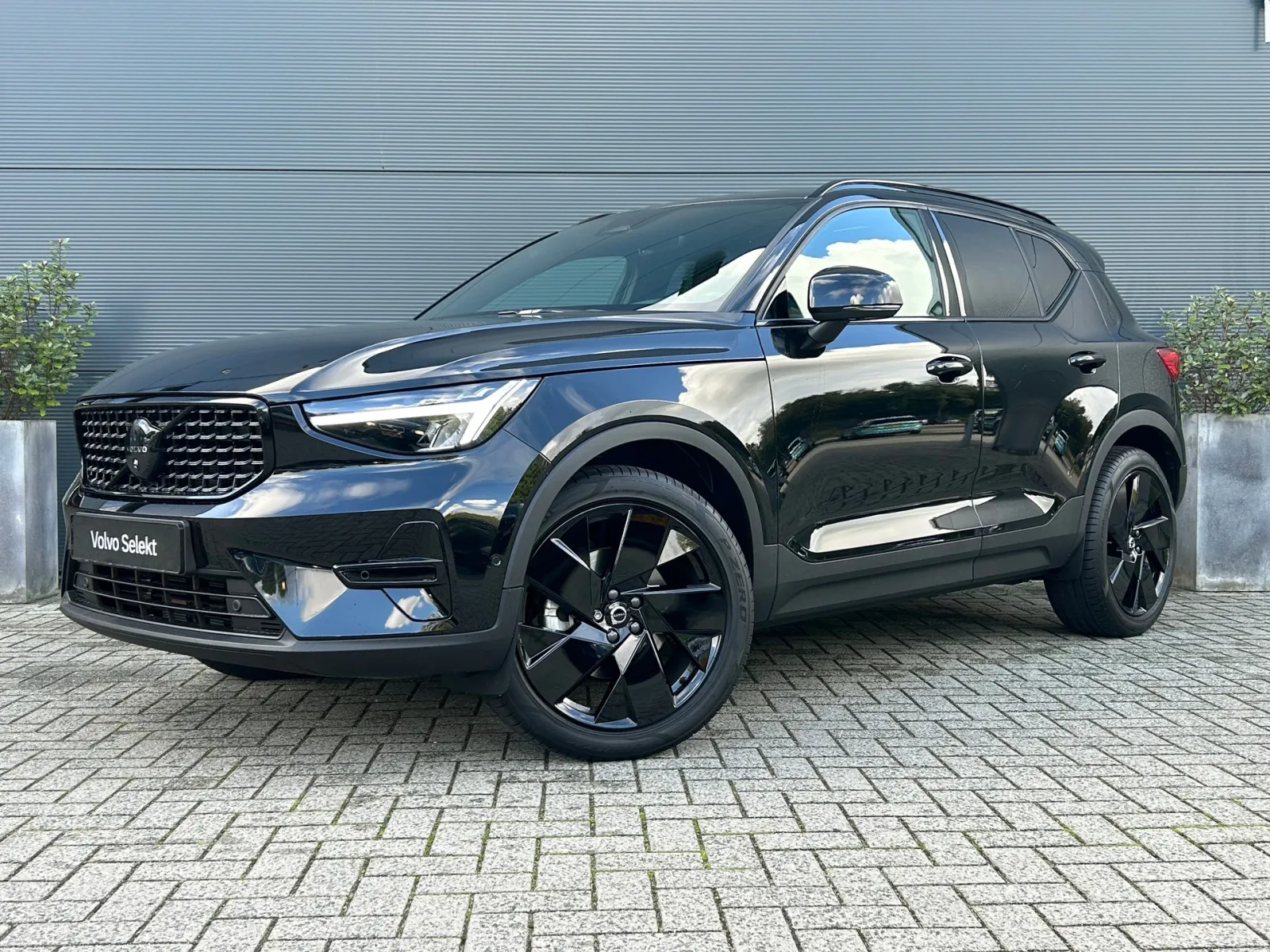 Volvo XC40 (2026) — foto 1