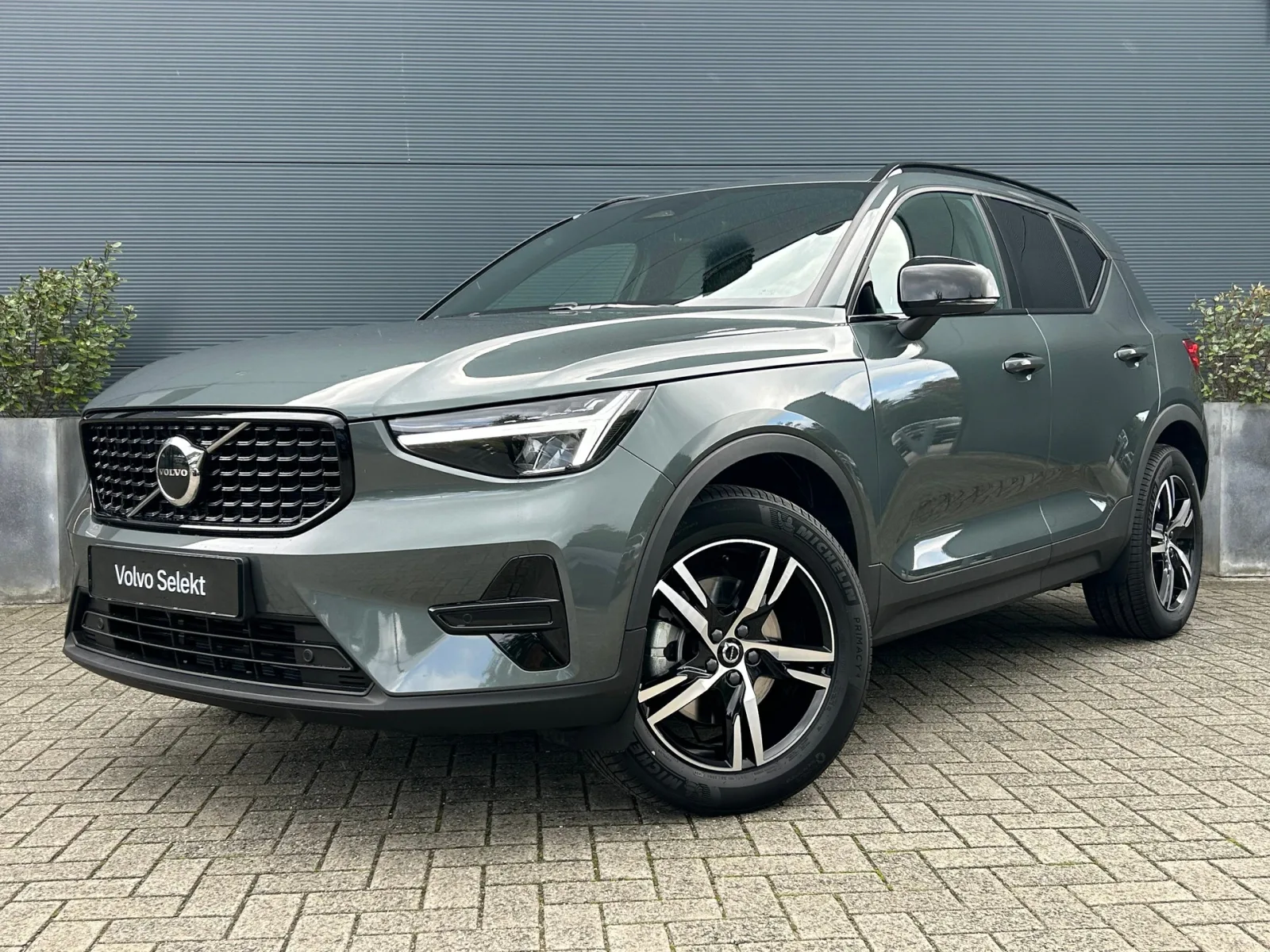 Volvo XC40 (2026) — foto 1